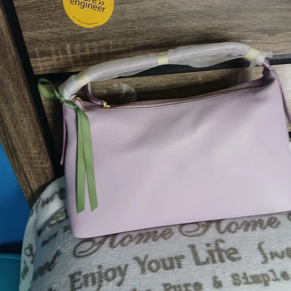 Lavender Leather VEra Bradley Handbag - Picture 5 of 10